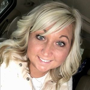 Meet your Posher, Carolyn